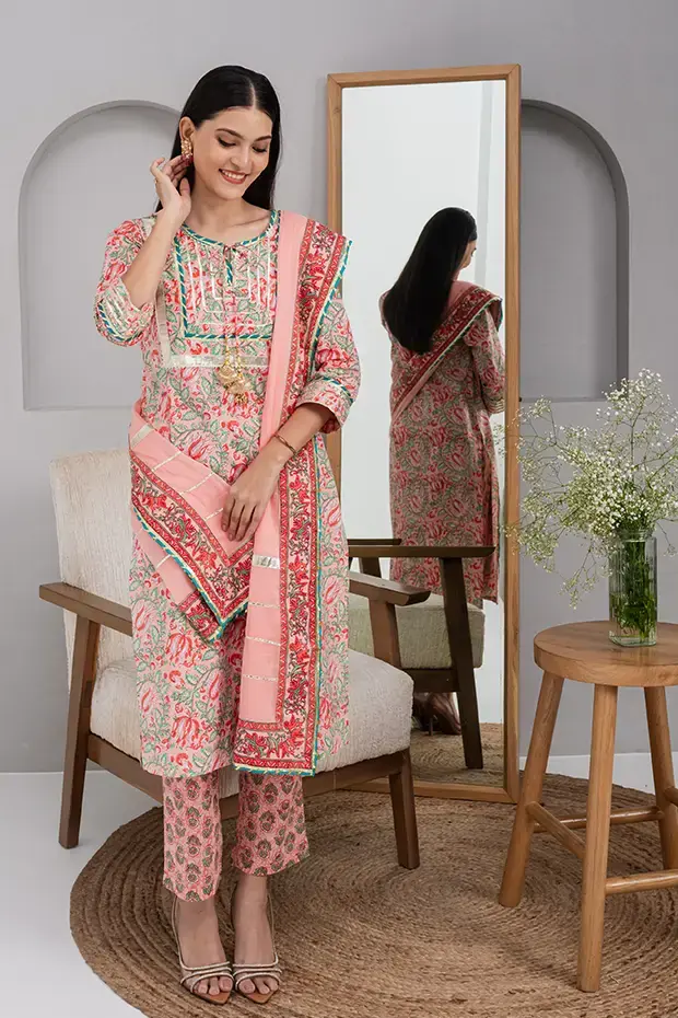 Pink Printed Cotton Kurta Set With Relaxed Fit