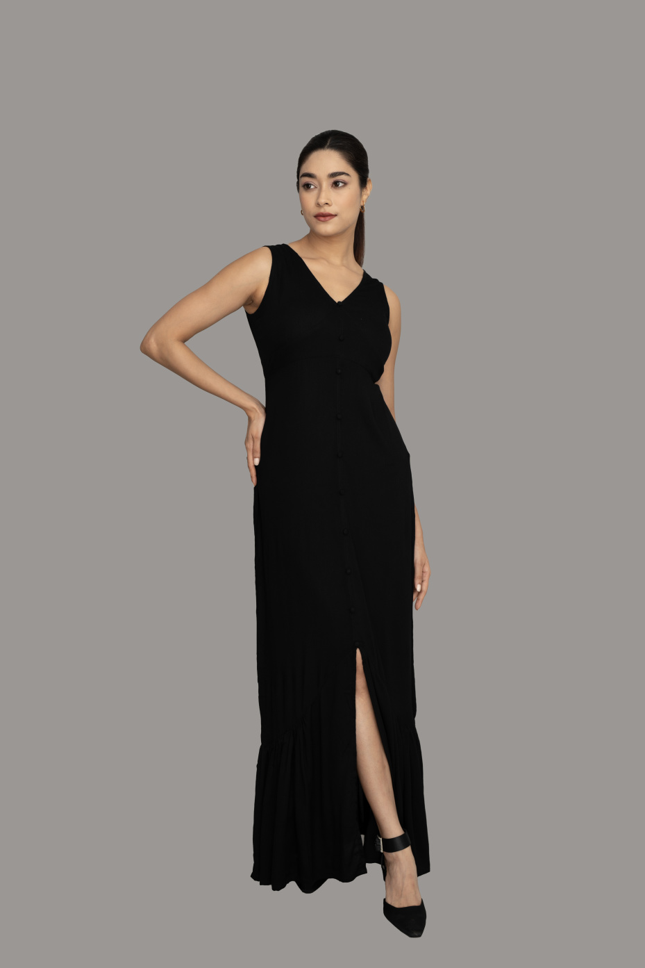 Black V-Neck Mermaid Maxi Dress With Flared Hem 