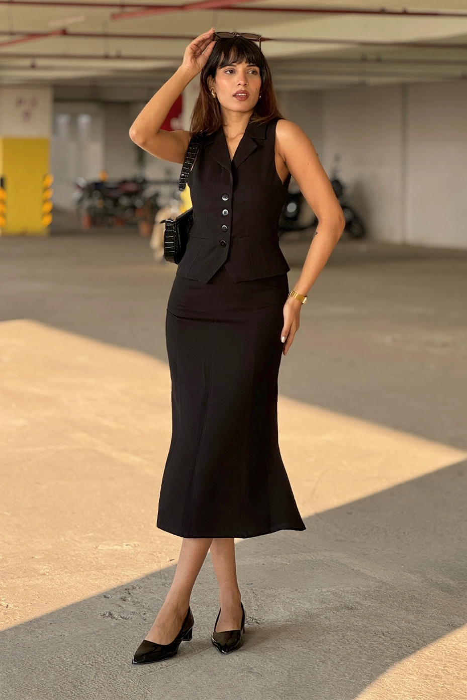 Black Solid Formal Skirt For Classic Formal Look 