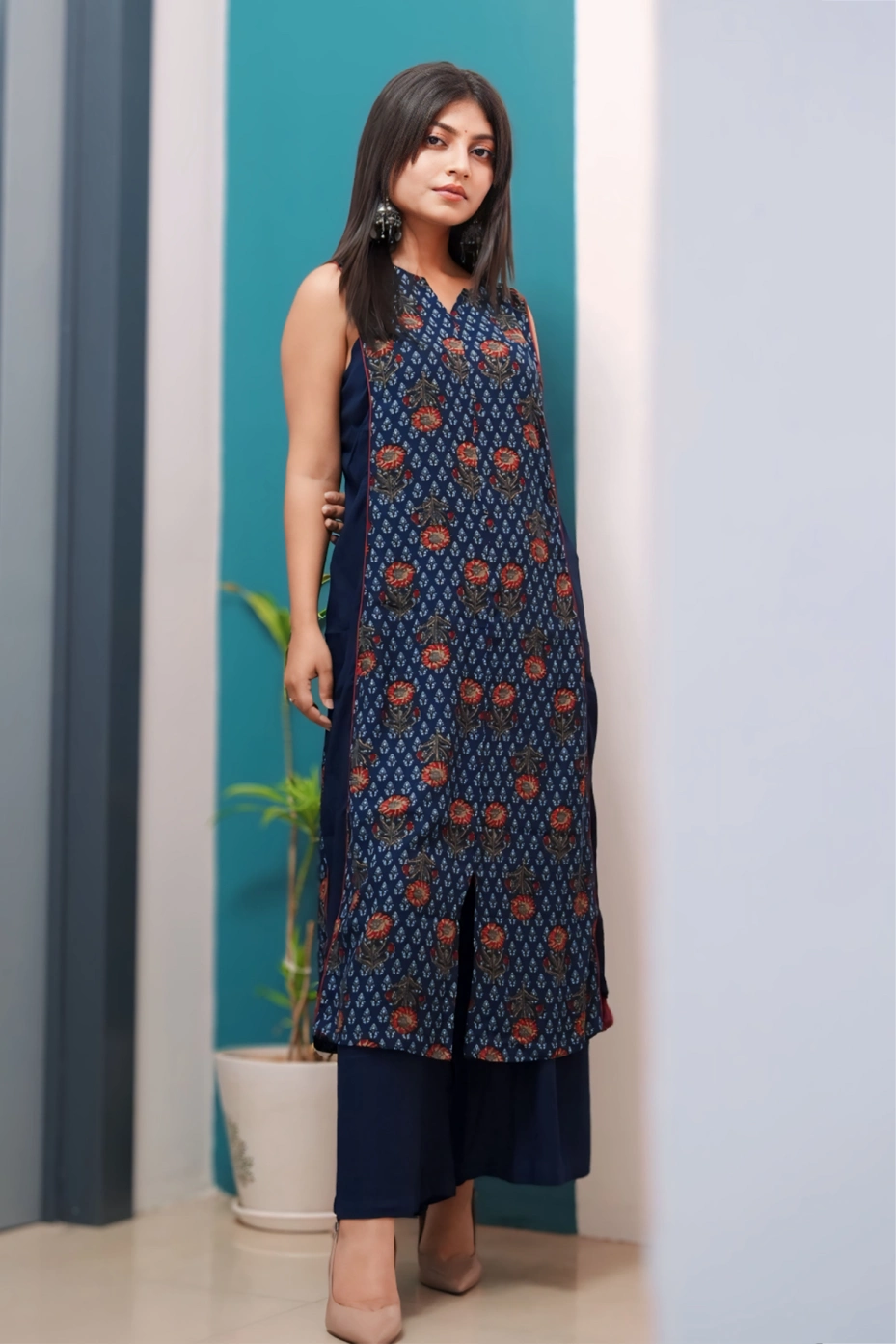 Blue Cotton V-Neck Kurta With Matching Pants