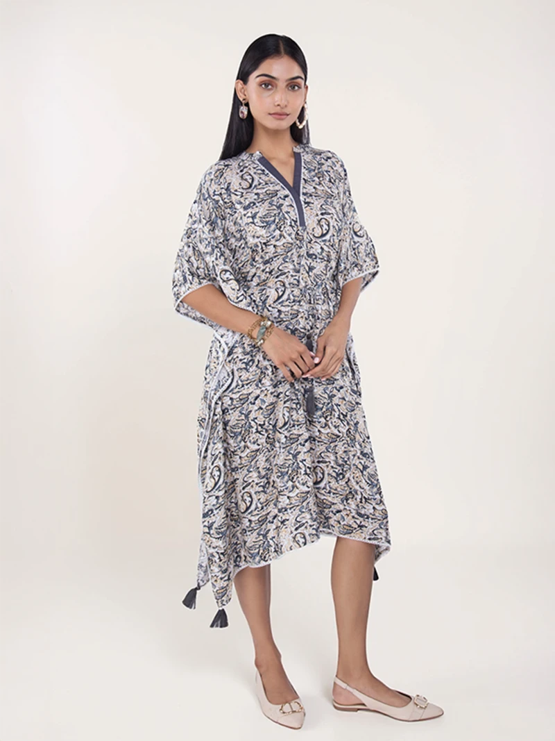 Off-White Viscose Abstract Print Collar Detailed Kaftan