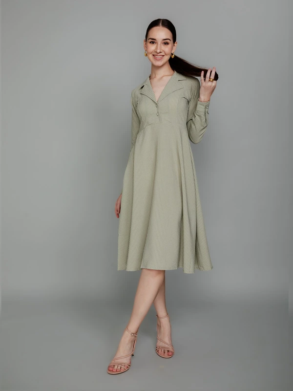 Green Lapel Collar Dress With Clean-Cut Silhouette 1