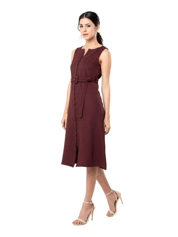 Maroon Crew Neck Dress With Slit, Fabric Loop Button, And Belt 4