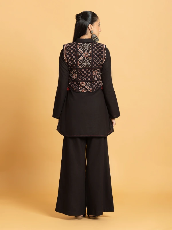 Black Cotton Kurta, Pants & Ajrakh Apron Ethnic Co-Ord Set 5