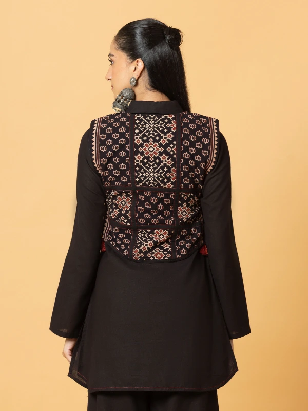 Black Cotton Kurta, Pants & Ajrakh Apron Ethnic Co-Ord Set 7