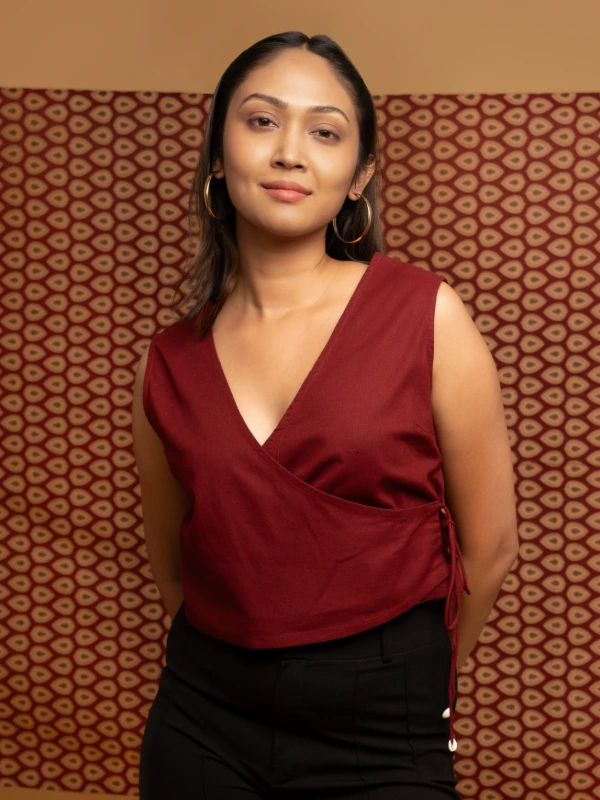 Maroon V-Neck Cotton Crop Top With Sleek Fit 2