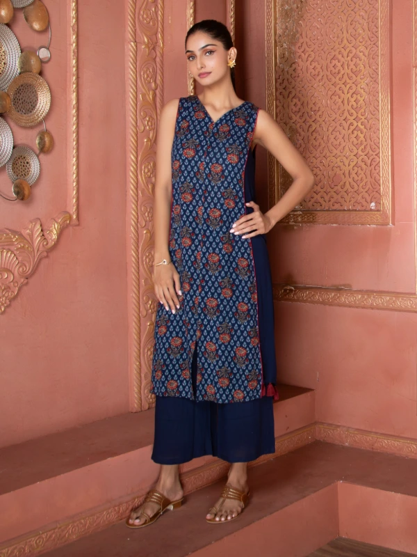 Indigo Paneled Kurta With Pant Ethnic Set 2