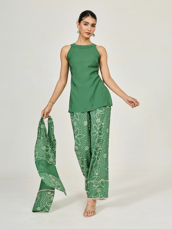 Green Straight Kurta Set With Bandhani Pants & Scarf