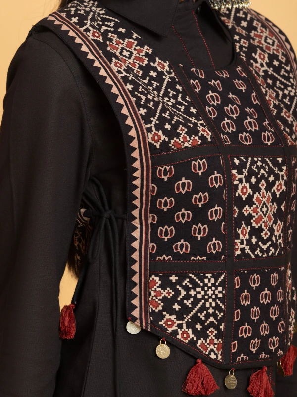 Black Cotton Kurta, Pants & Ajrakh Apron Ethnic Co-Ord Set 6