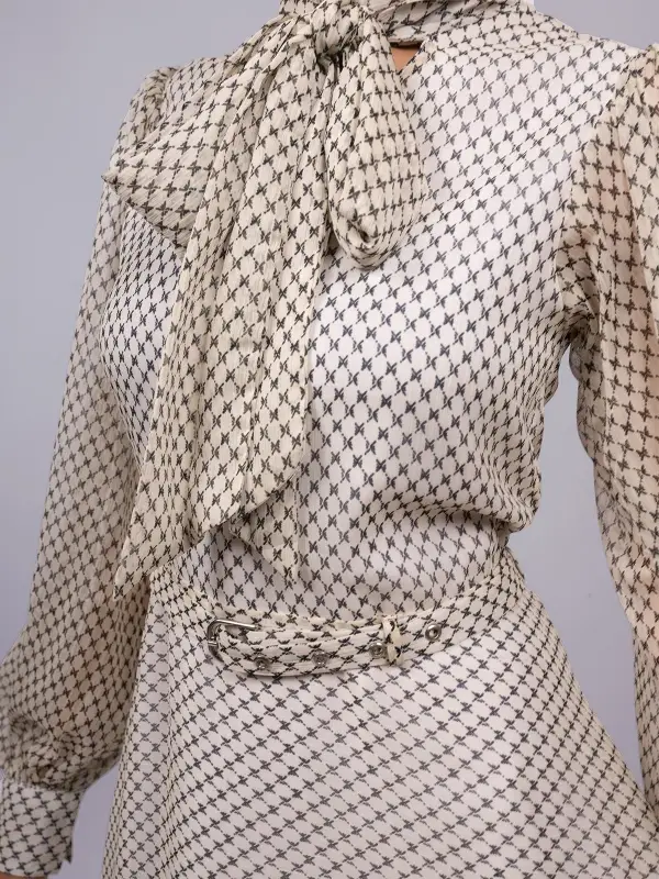 Off-White Collar Tie-Up Fit and Flare Dress 3