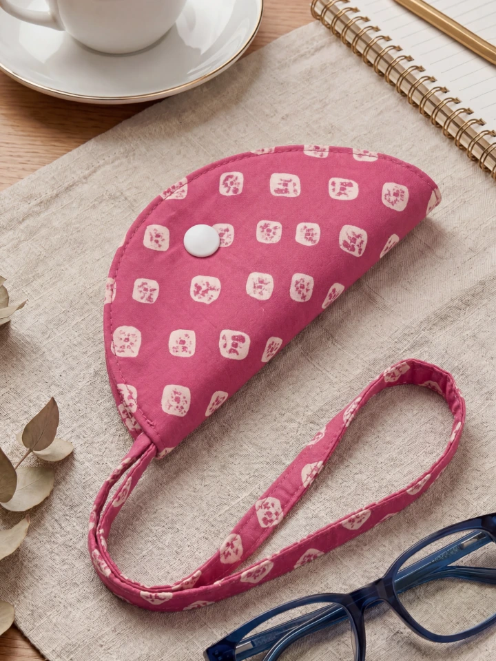 Pink Bandhani Print Specs Wrap