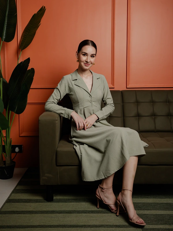 Green Lapel Collar Dress With Clean-Cut Silhouette 2